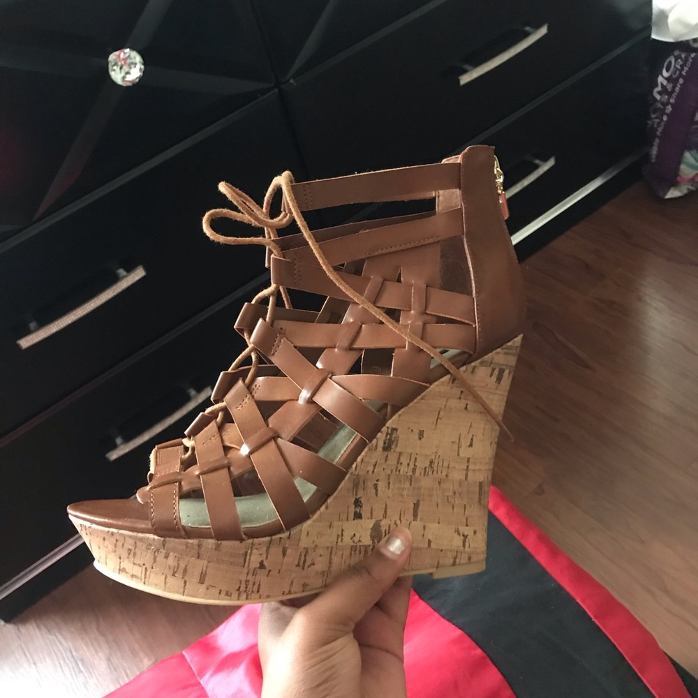 Brown Guess Wedges Size 8.5